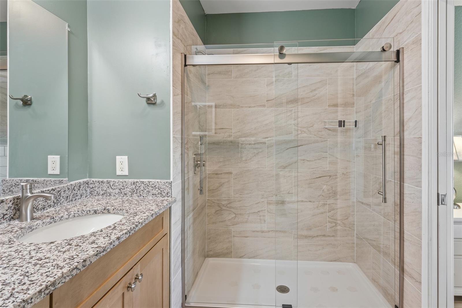 CAPE HAZE RESIDENCE C 7/9 - Residential