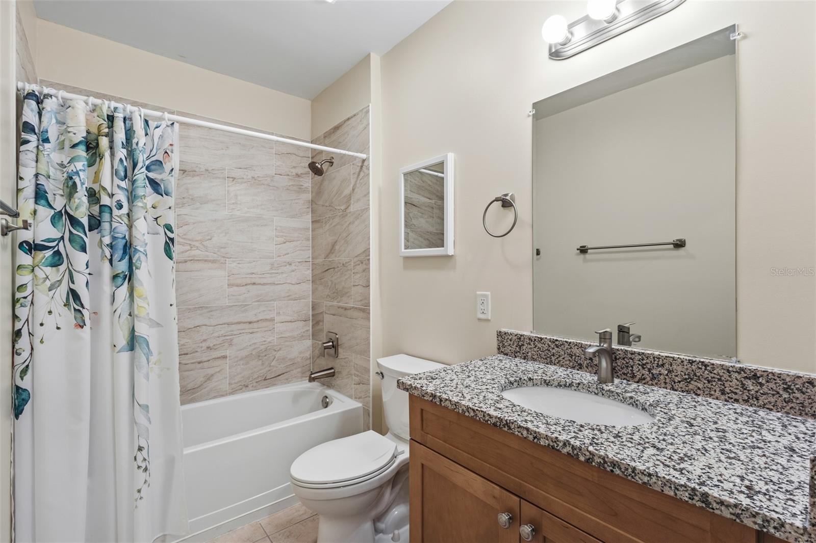 CAPE HAZE RESIDENCE C 7/9 - Residential