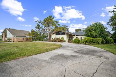 A home in LAKELAND