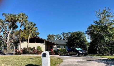 A home in LAKELAND