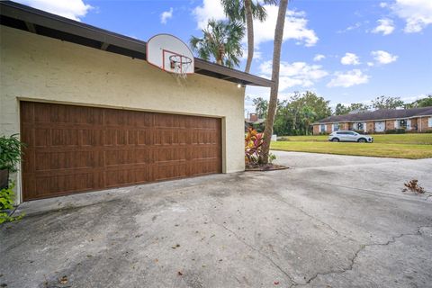 A home in LAKELAND