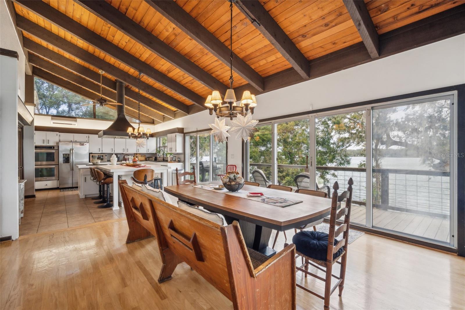 1212 LAKE POINT DRIVE
