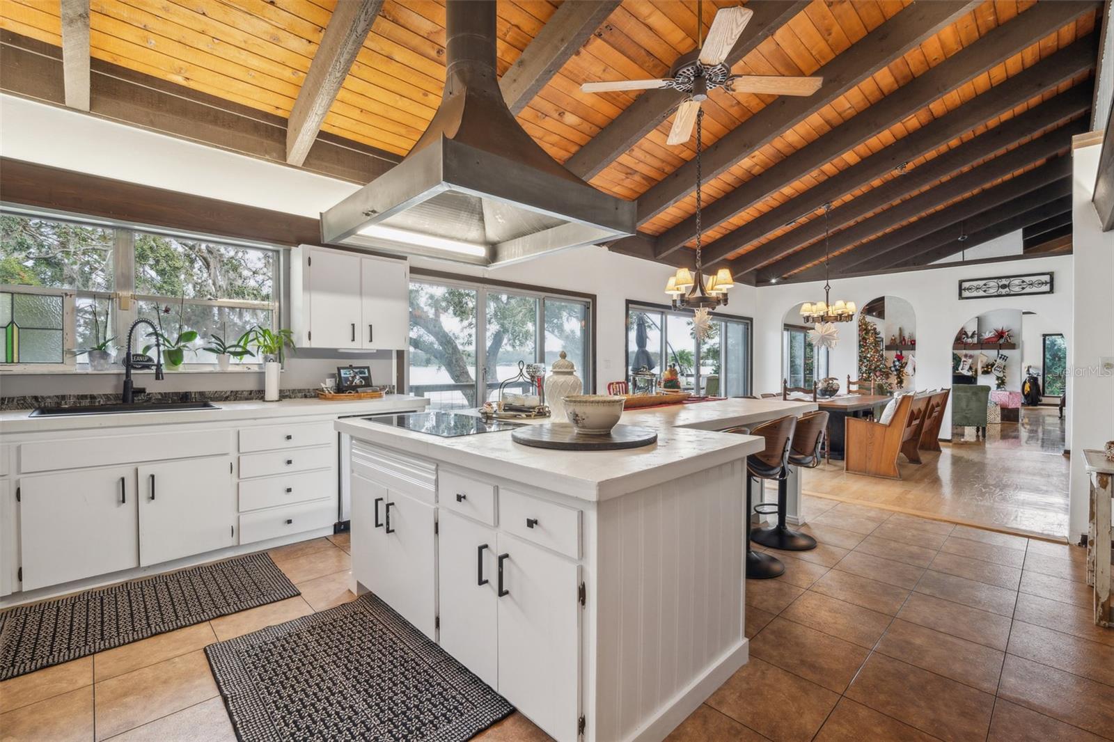 1212 LAKE POINT DRIVE