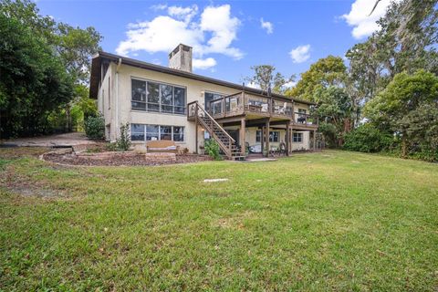 A home in LAKELAND