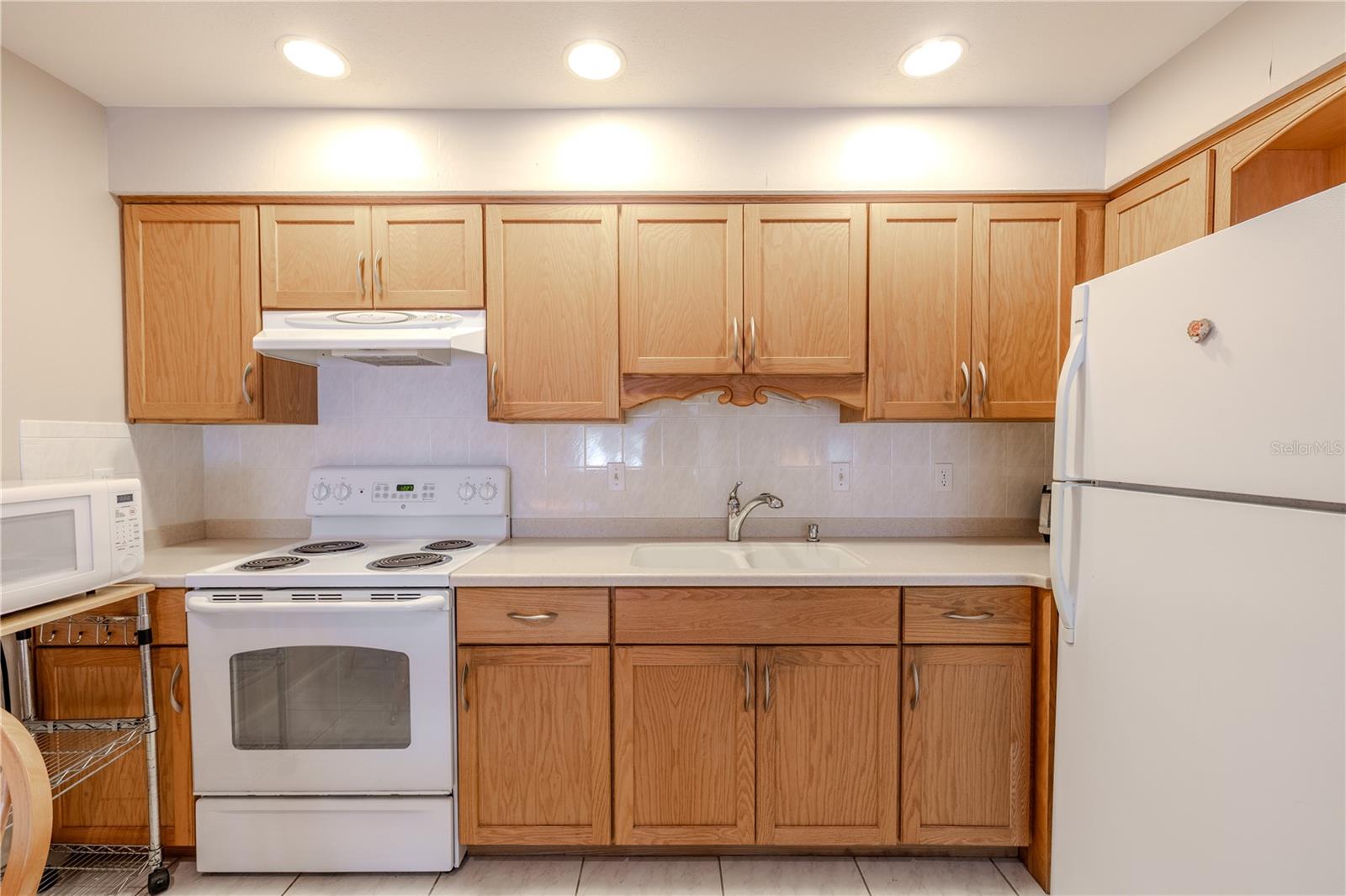 TAHITIAN GARDENS CONDO - Residential