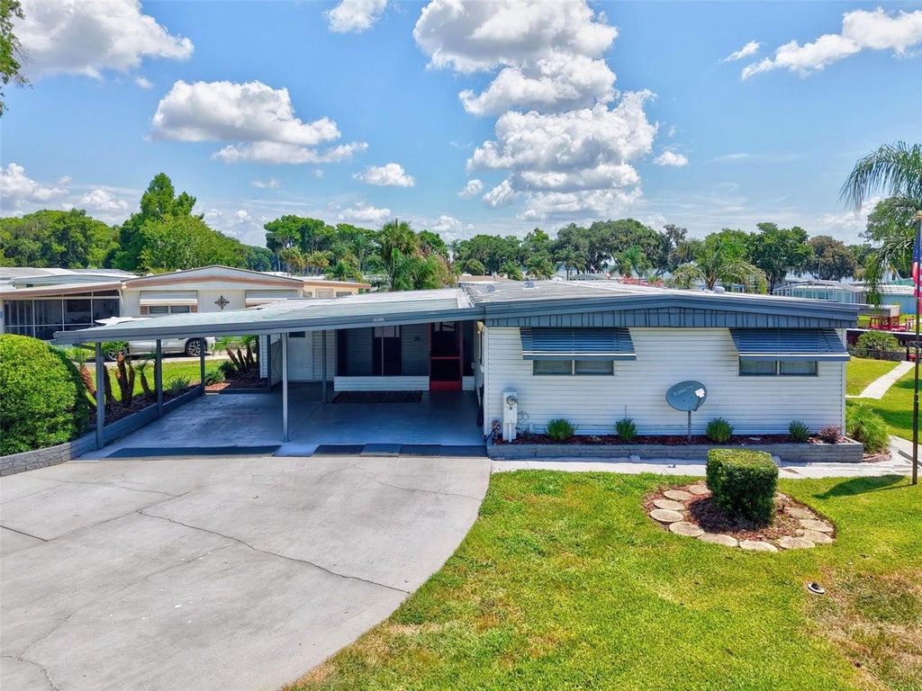 Photo of 34312 Carl Road, Leesburg, FL 34788 (MLS # G5114059)