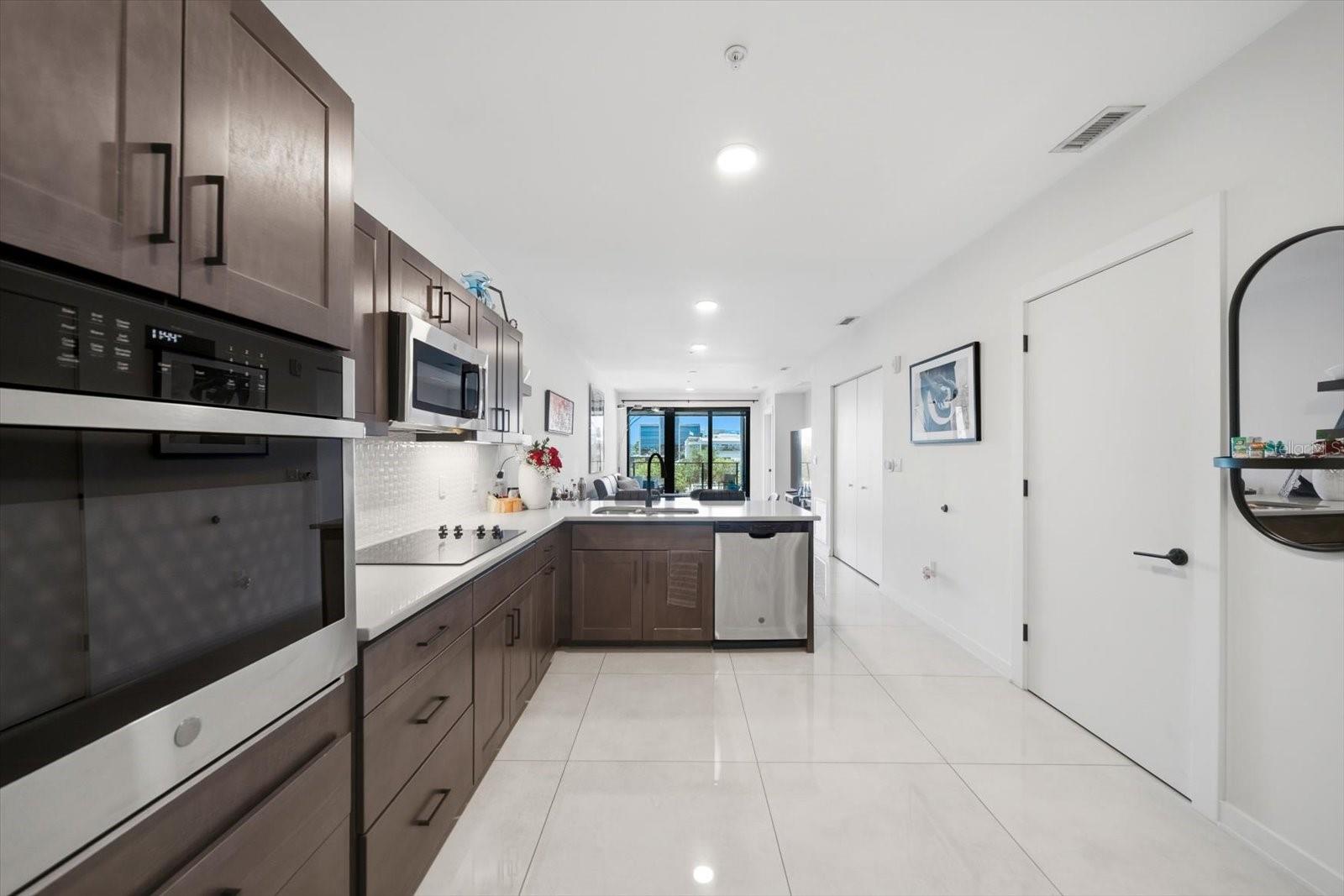 MIRROR, THE CONDO - Residential