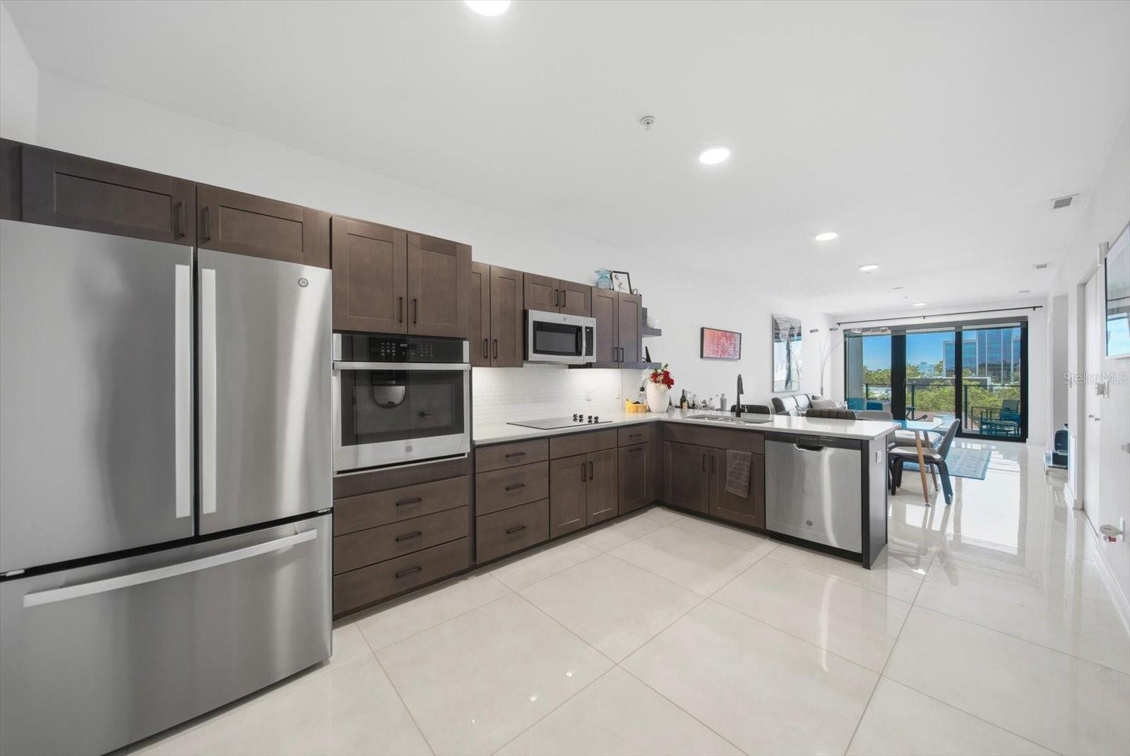 MIRROR, THE CONDO - Residential
