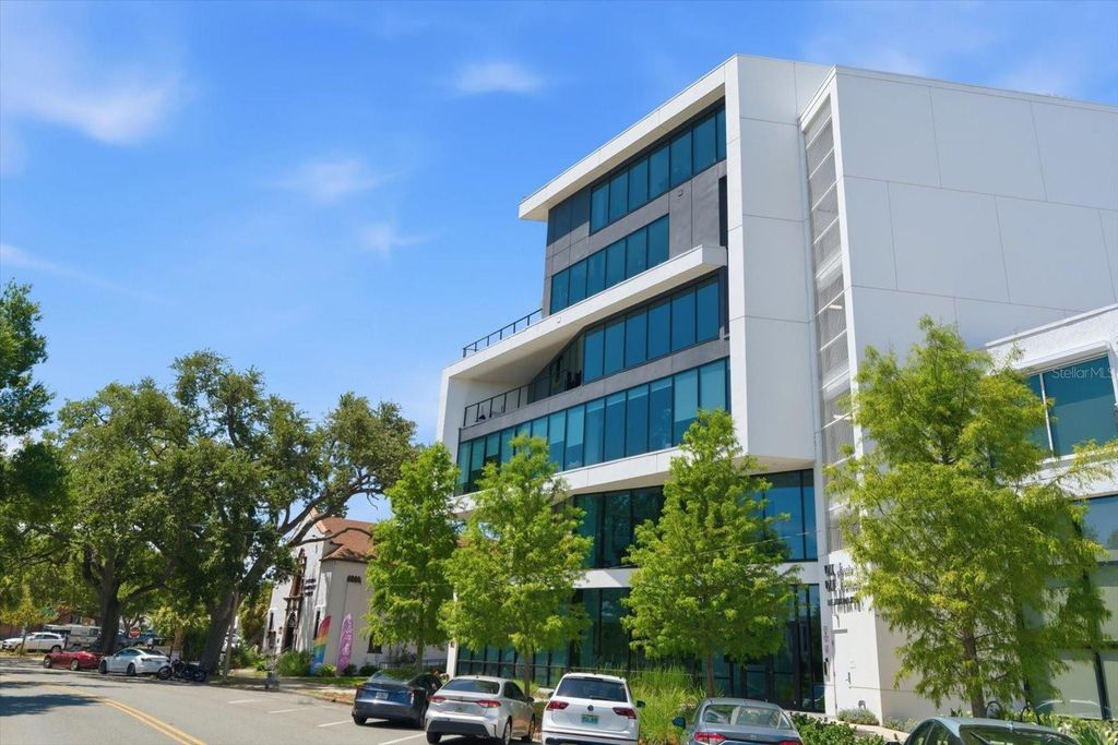 Photo of 132 Mirror Lake Dr #403, St Petersburg, FL 33701 (MLS # TB8512486)