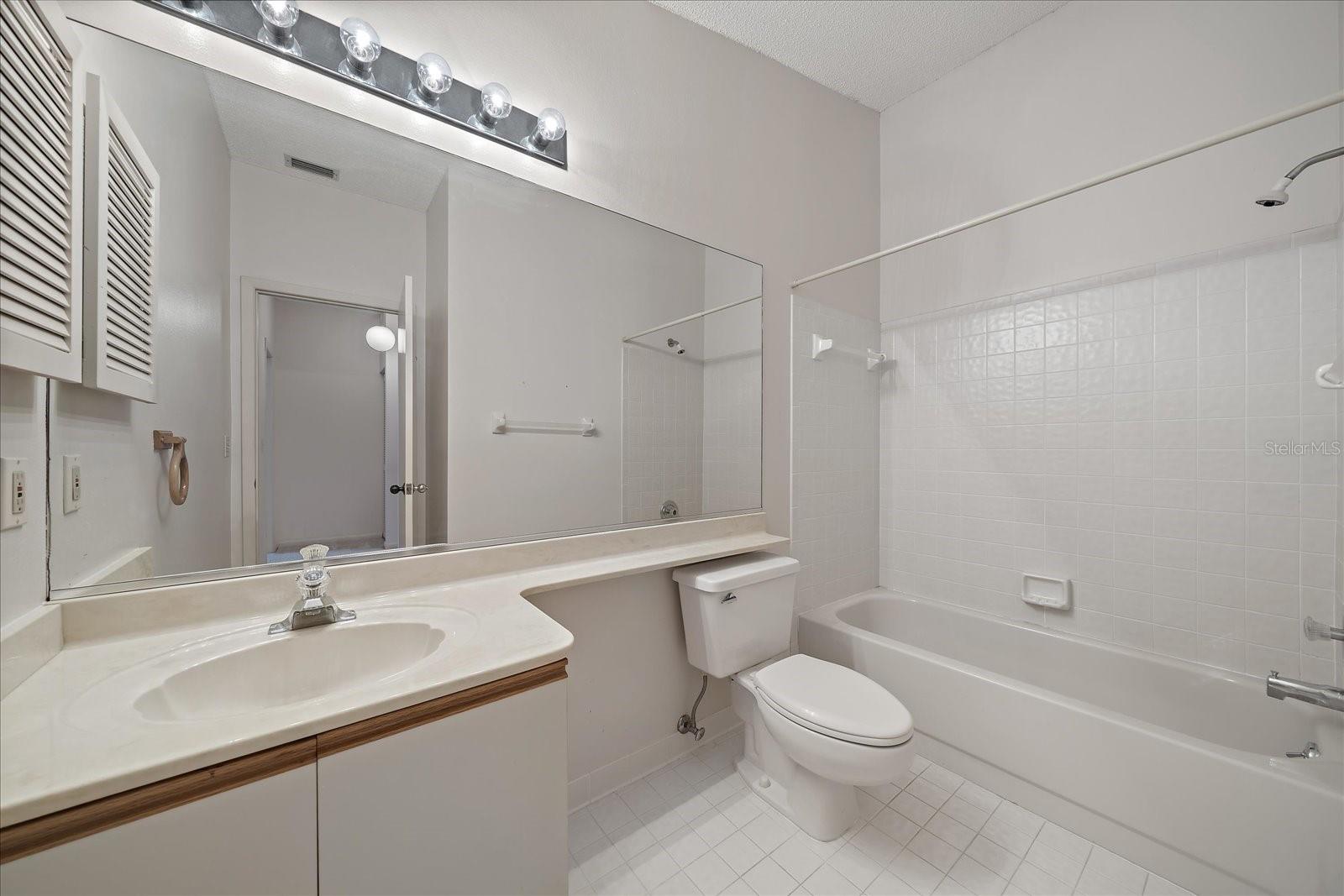 LANDINGS SOUTH V, THE LANDINGS - Residential