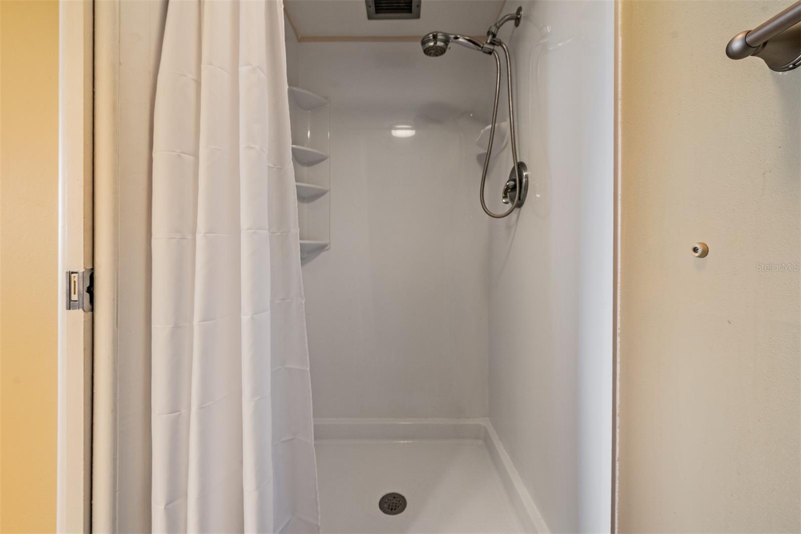 COVE CAY 26-18 VILLAGE I - Residential