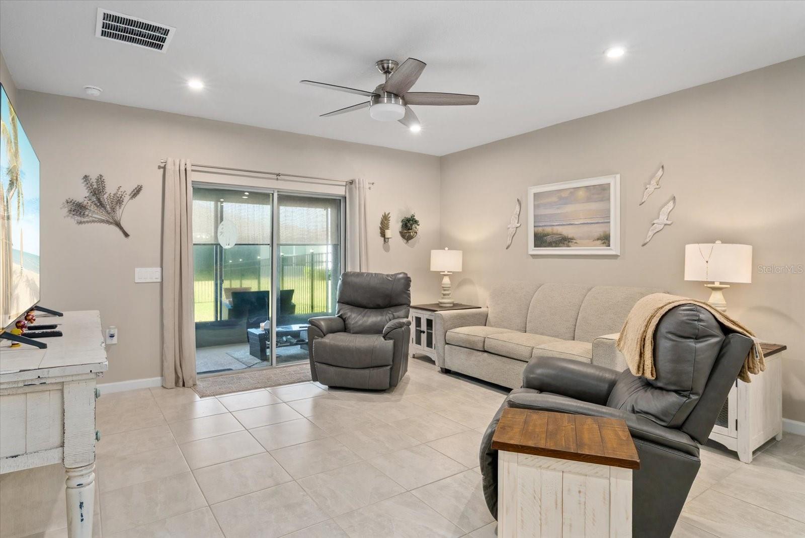 PALMS/WEST PORT - Residential