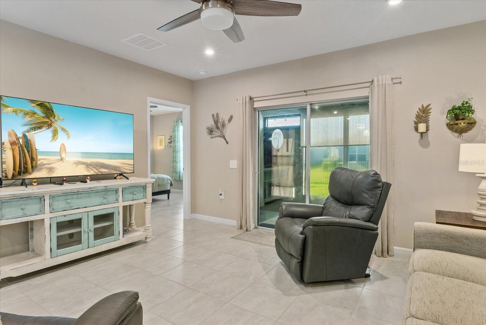 PALMS/WEST PORT - Residential