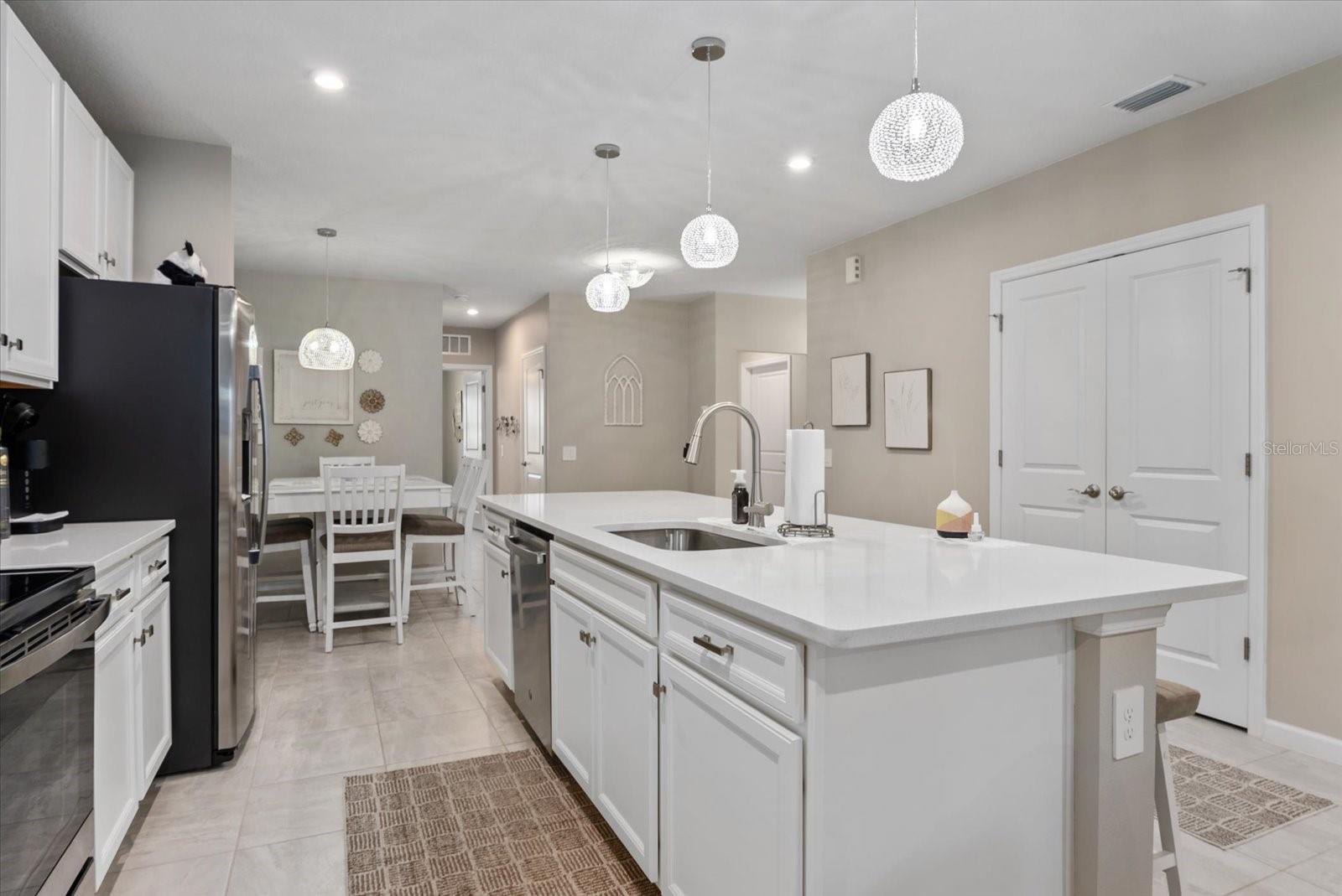 PALMS/WEST PORT - Residential