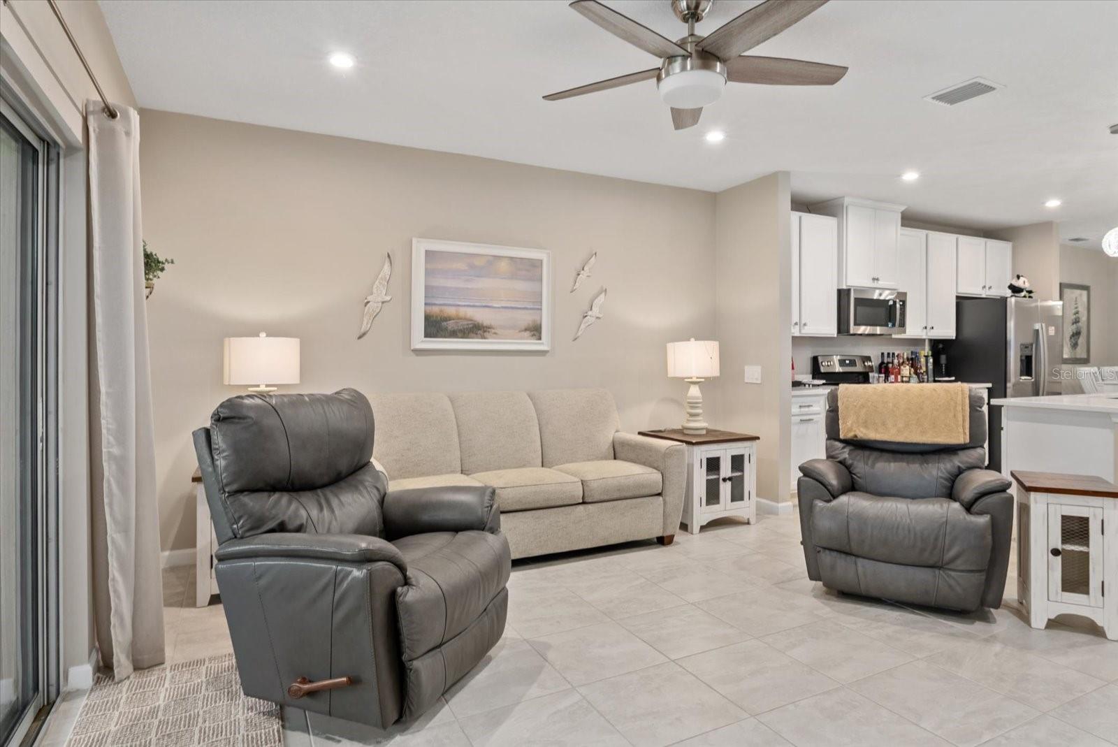 PALMS/WEST PORT - Residential