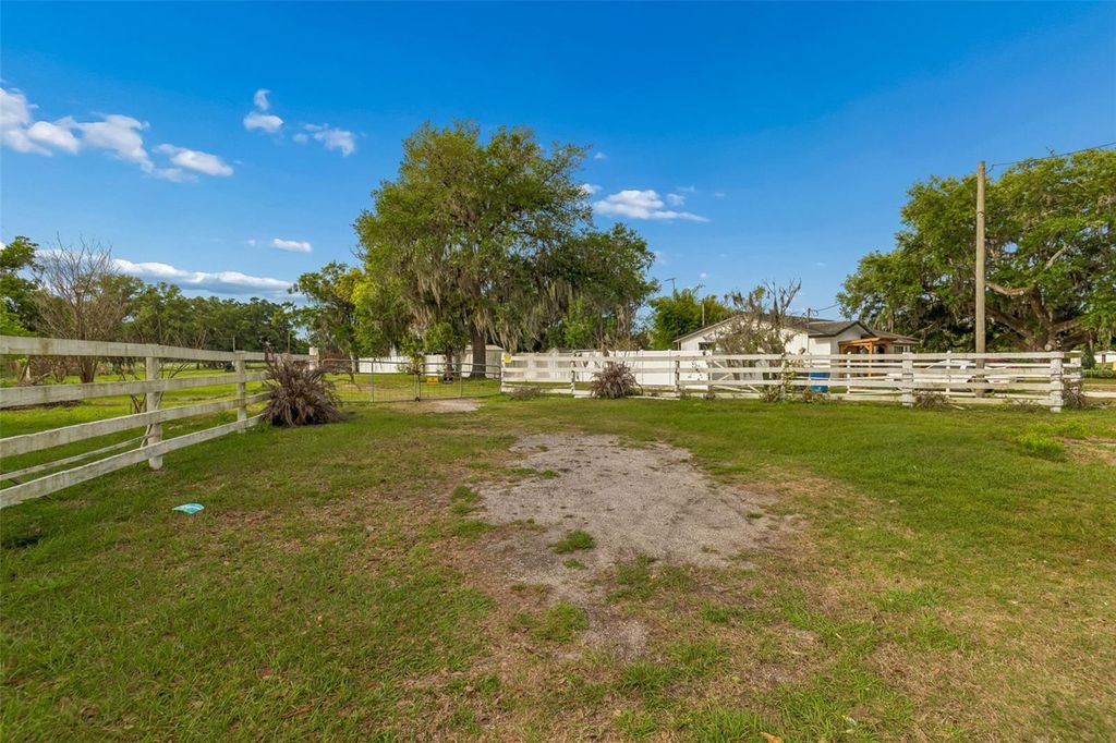Photo of 3005 W Sam Allen Road, Plant City, FL 33565 (MLS # TB8493008)