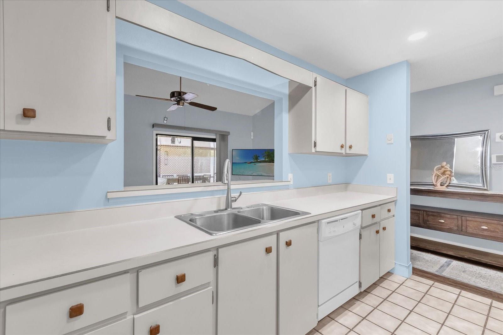 MONTGOMERY SQUARE - Residential