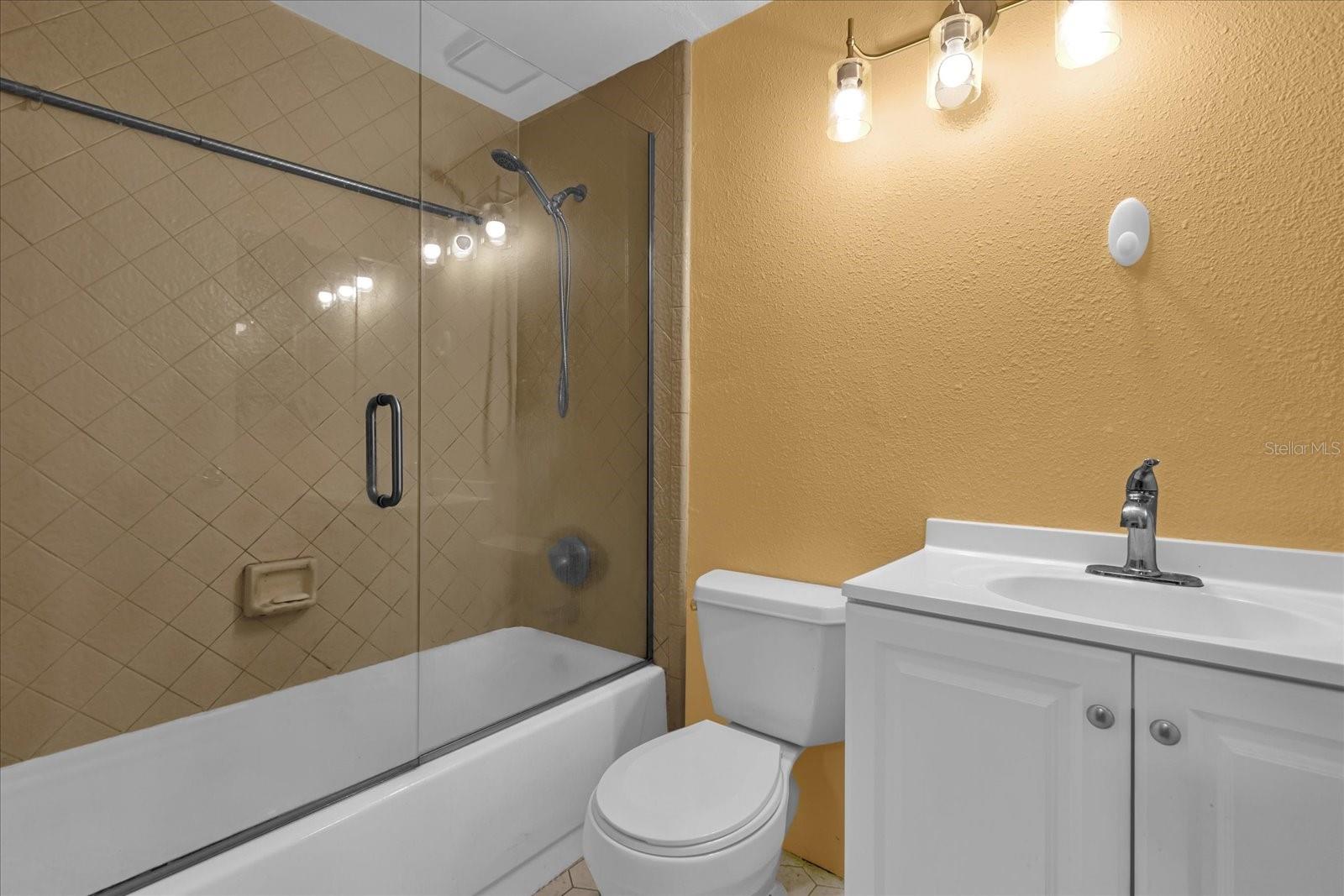 MONTGOMERY SQUARE - Residential