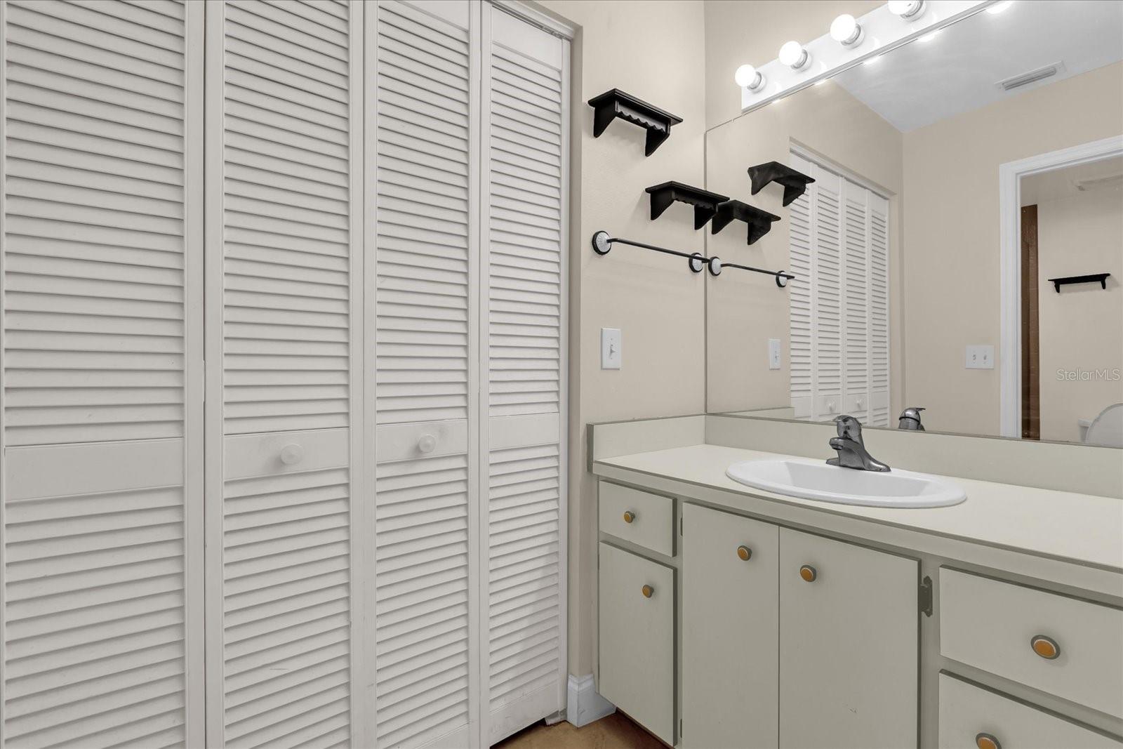 MONTGOMERY SQUARE - Residential