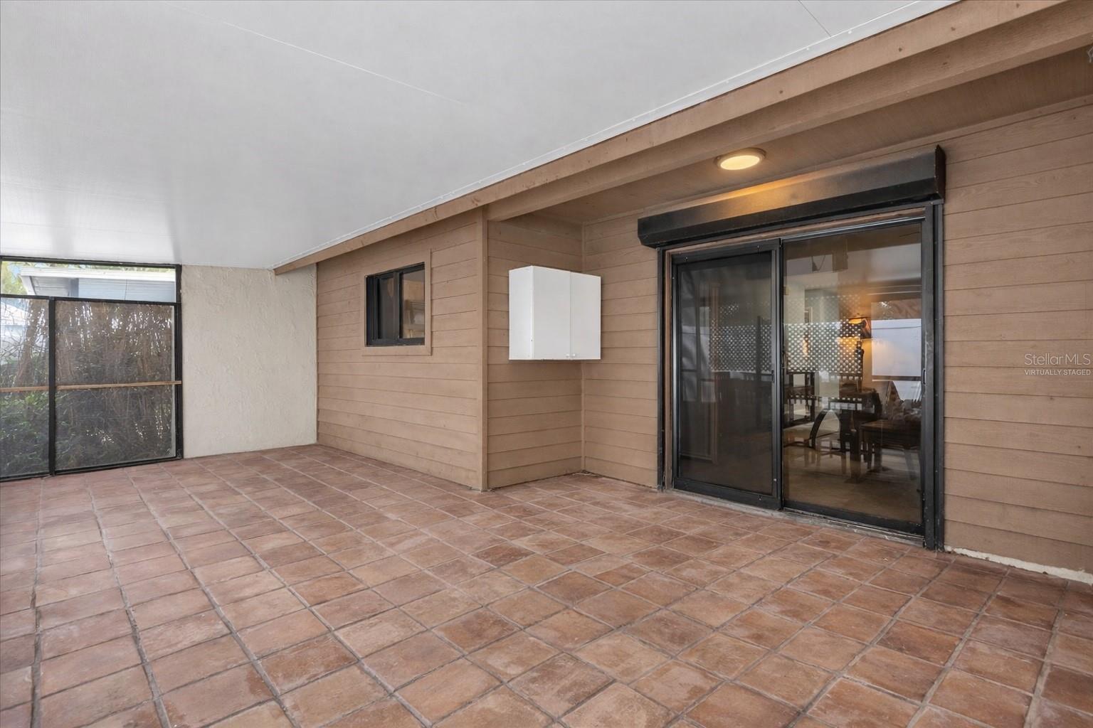 MONTGOMERY SQUARE - Residential