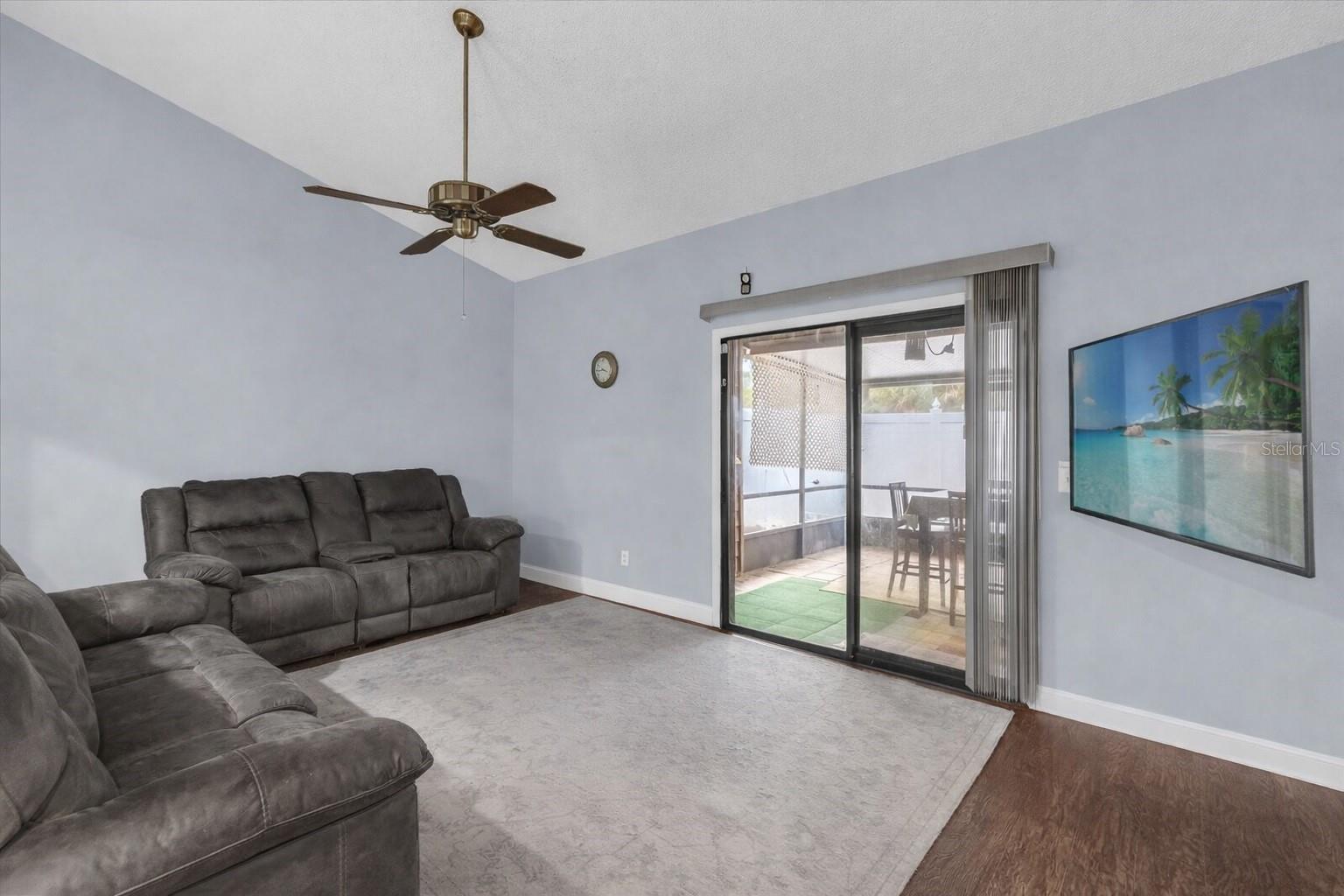 MONTGOMERY SQUARE - Residential