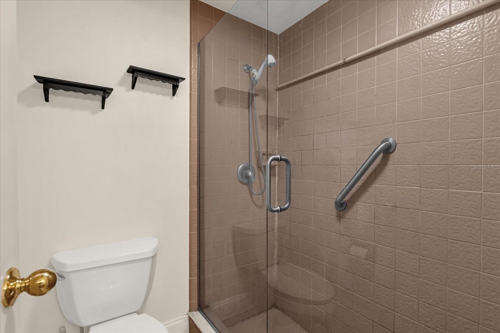 MONTGOMERY SQUARE - Residential