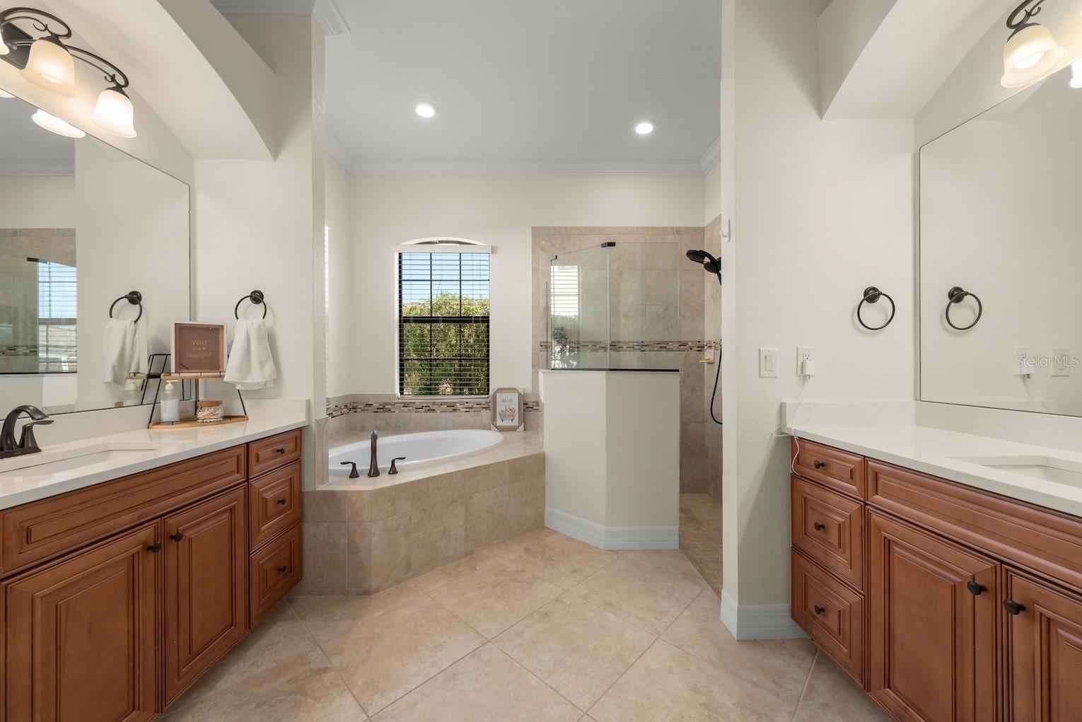 BRIDGEWATER AT LAKEWOOD RANCH - Residential