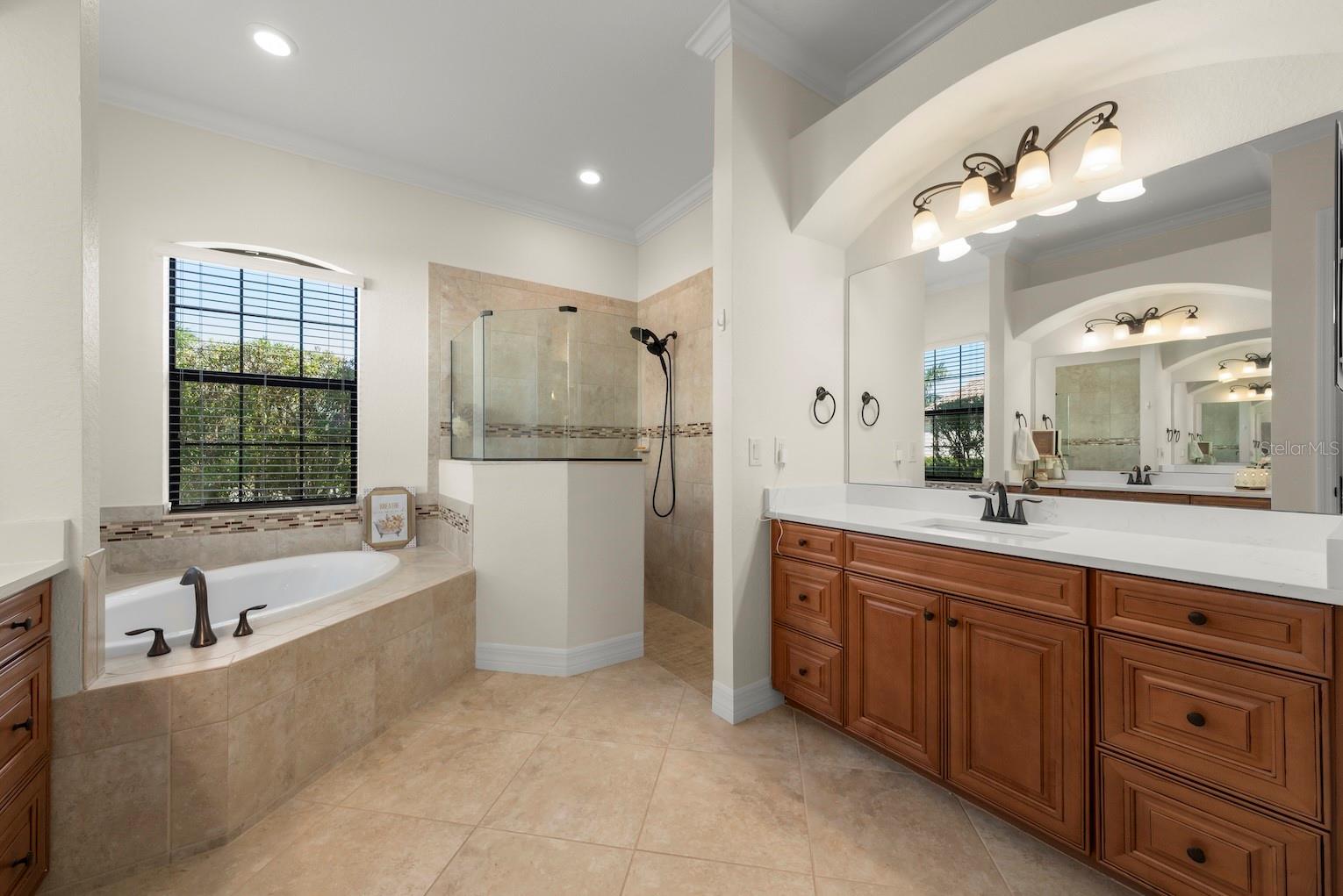 BRIDGEWATER AT LAKEWOOD RANCH - Residential