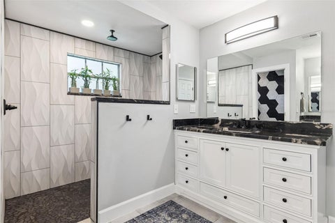 Tiny photo for 1000 N Lakeshore Boulevard, Howey In The Hills, FL 34737 (MLS # O6428479)