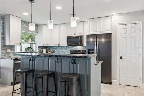 Tiny photo for 1000 N Lakeshore Boulevard, Howey In The Hills, FL 34737 (MLS # O6428479)