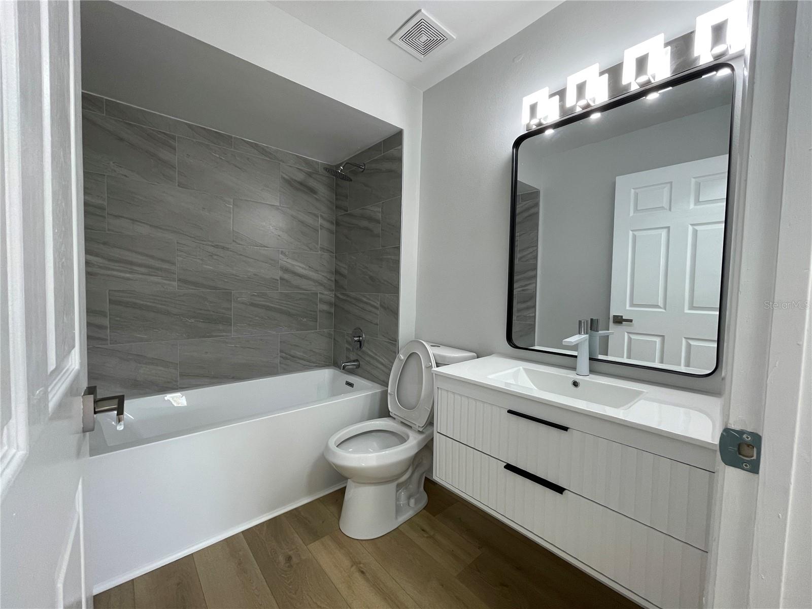 VILLAS CYPRESS CREEK CONDO - Residential