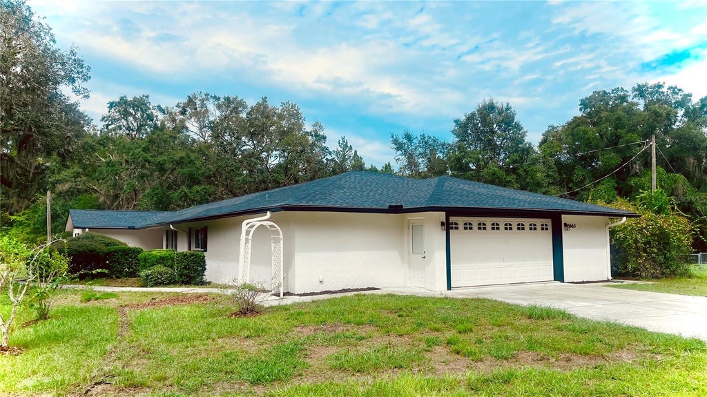 Photo of 5665 E Shady Acres Drive, Inverness, FL 34453 (MLS # O6447403)