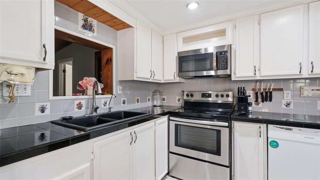 Photo of 10565 Bessemer Street, New Port Richey, FL 34654 (MLS # TB8472454)