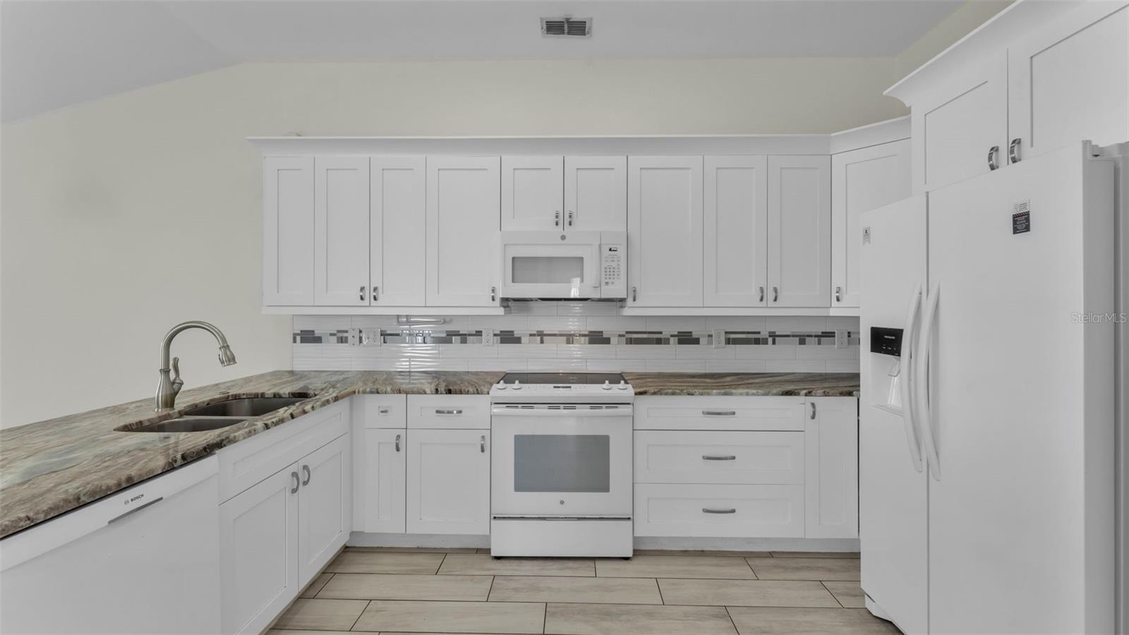TWIN LAKES AT CHRISTINA PH 02 - Residential