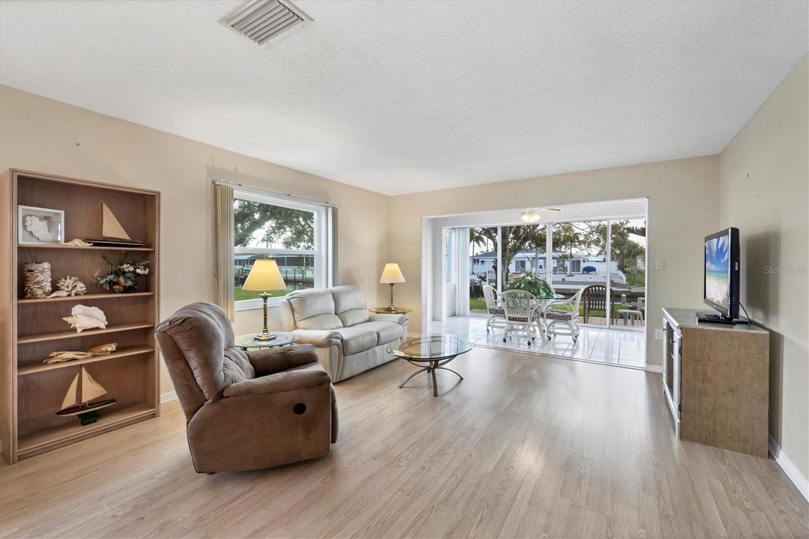 4607 MOUNT VERNON DRIVE 4607