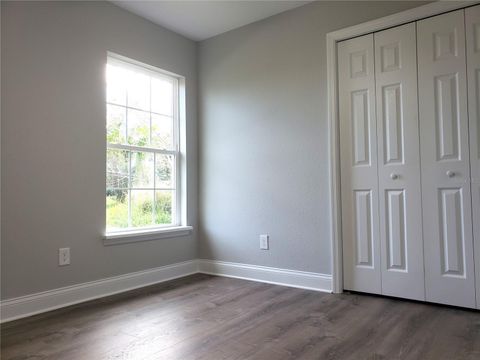 A home in LAKE WALES