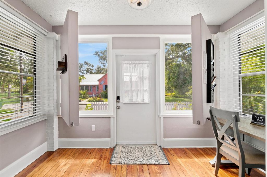 Photo of 1006 11th Avenue W, Bradenton, FL 34205 (MLS # TB8435201)