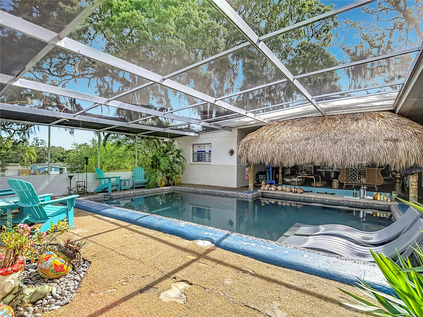 HOLIDAY - Residential