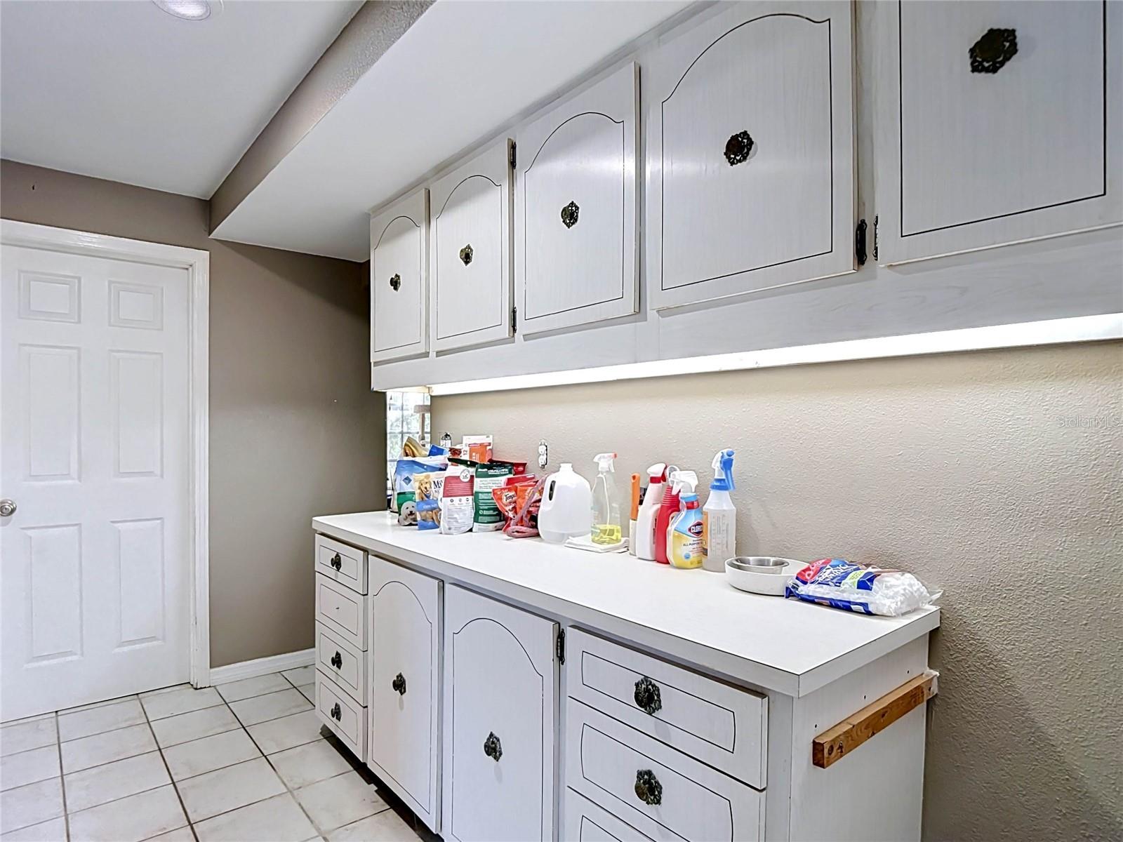 HOLIDAY - Residential