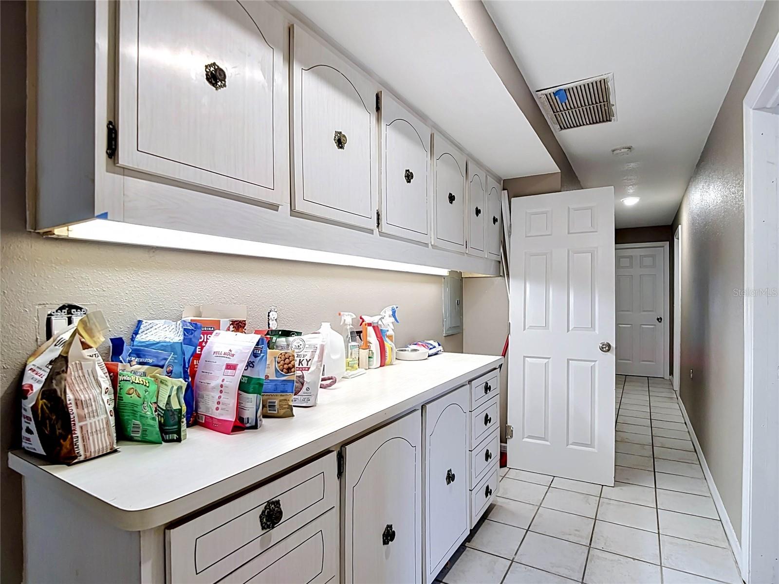 HOLIDAY - Residential