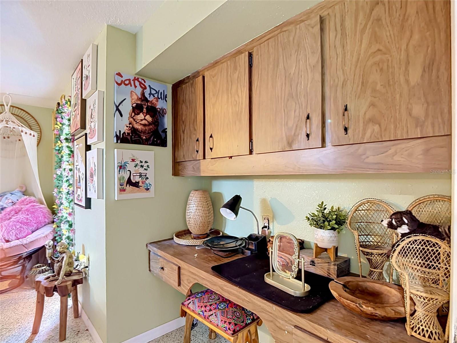 HOLIDAY - Residential