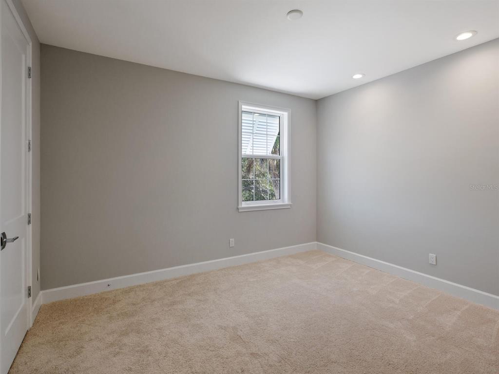 OYSTER BAY ESTATES - Residential