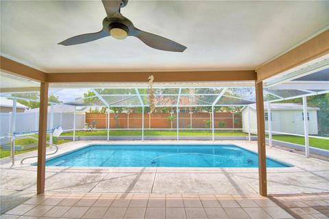 A home in WINTER HAVEN