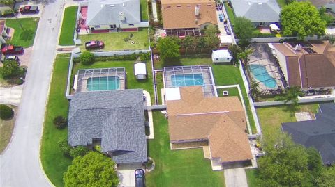 A home in WINTER HAVEN