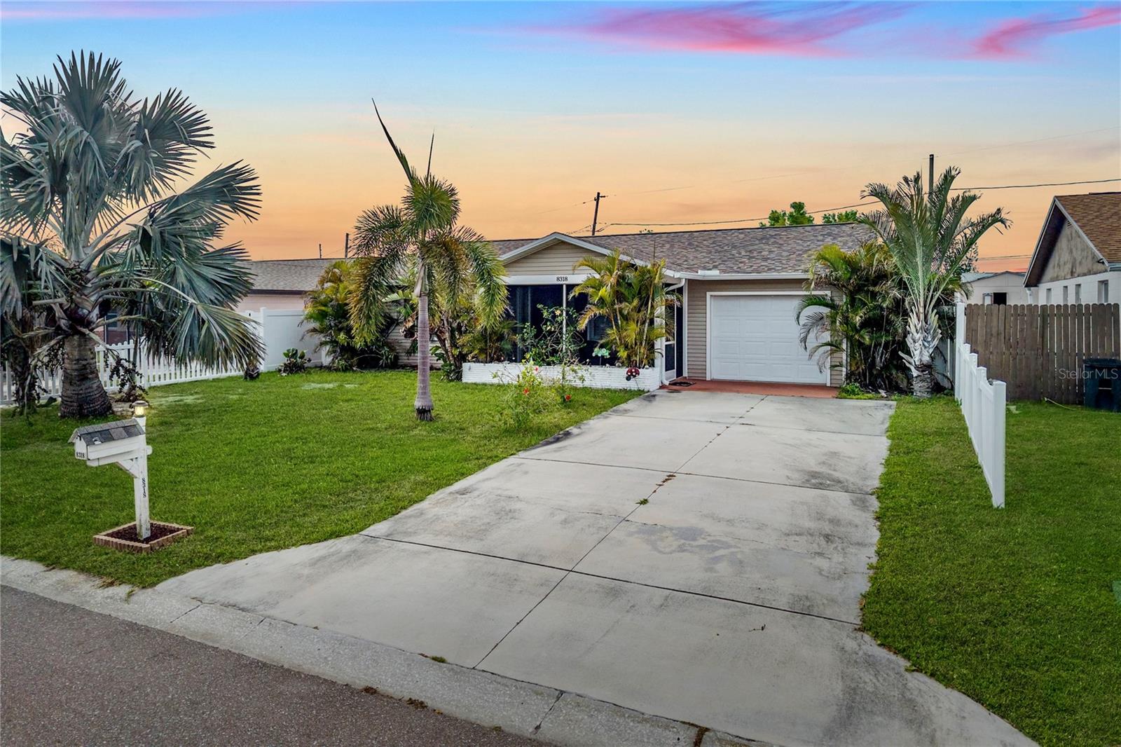 BAYOU MANOR 1ST ADD - Residential