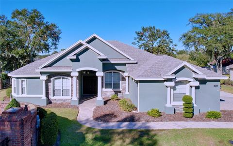 A home in LAKELAND