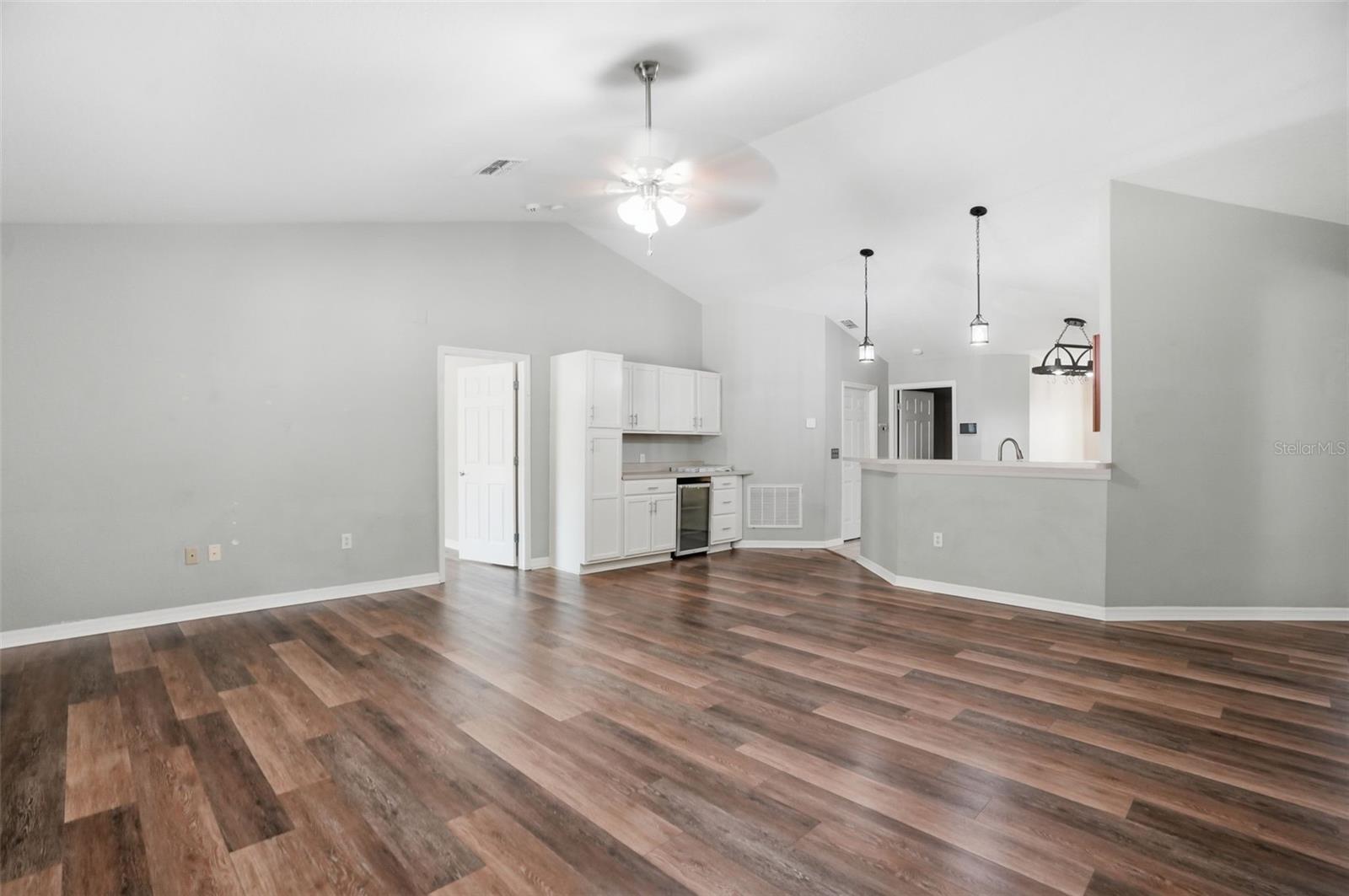 SPRING HILL - Residential