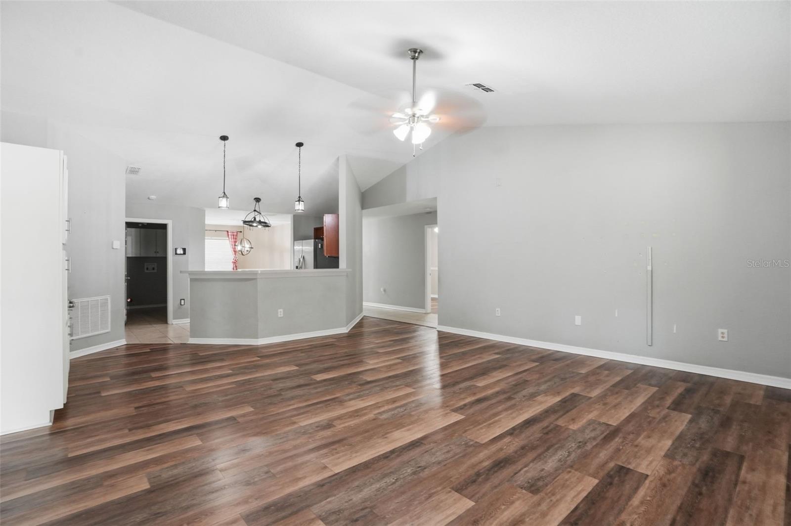 SPRING HILL - Residential