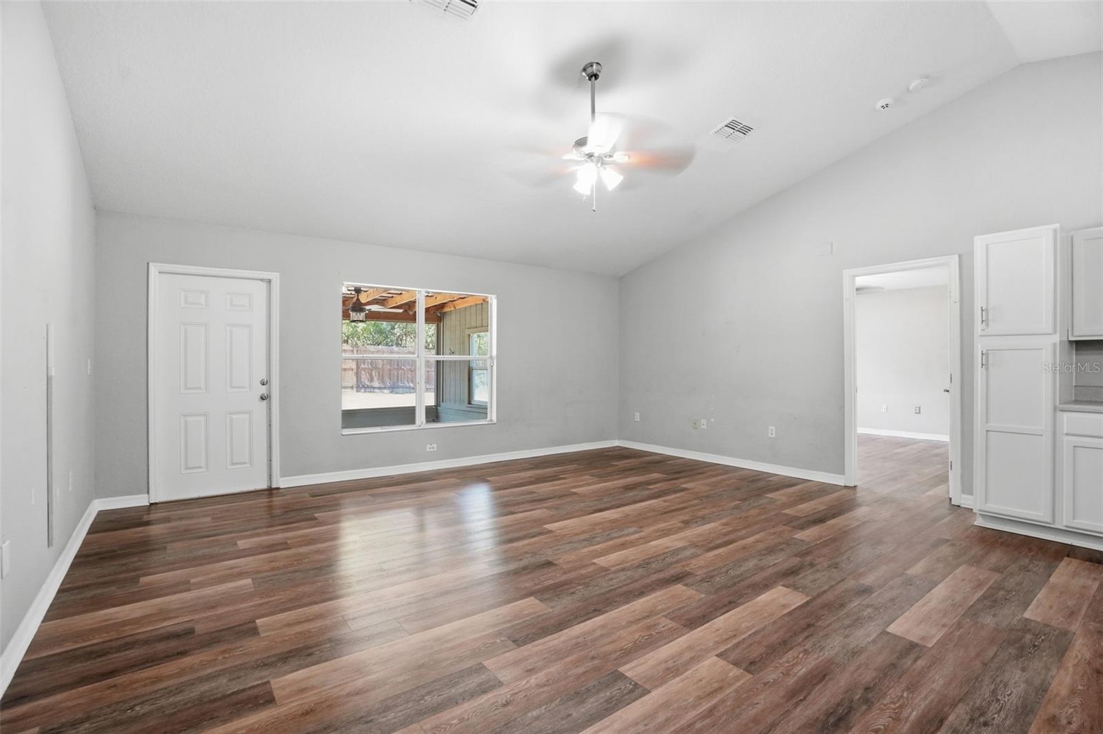 SPRING HILL - Residential