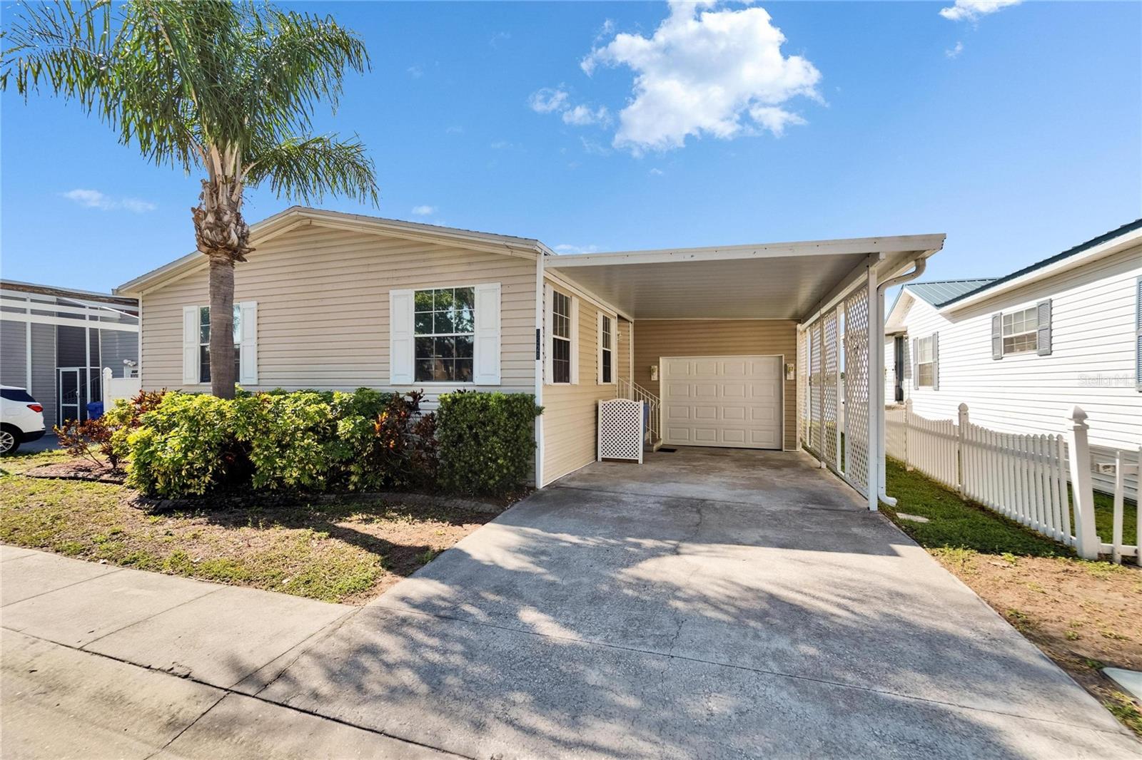 8528 FANTASIA PARK WAY